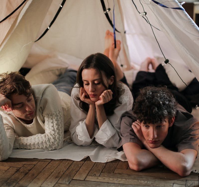 How to Ensure Equal Attention in a Threesome