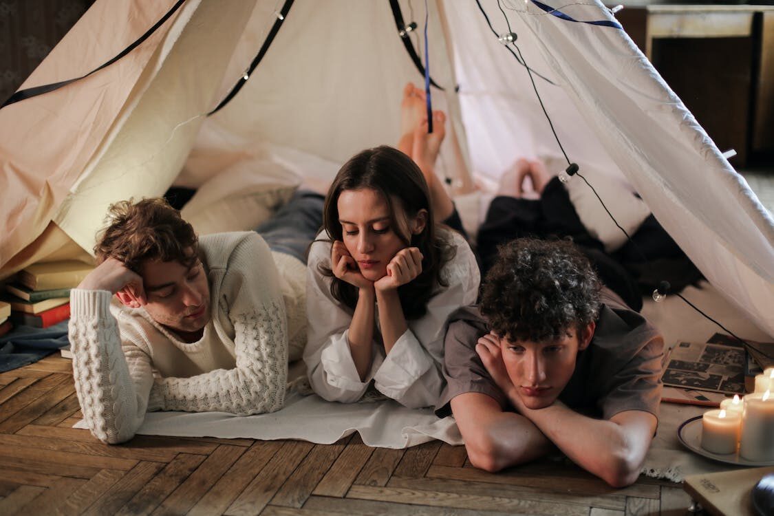 How to Ensure Equal Attention in a Threesome