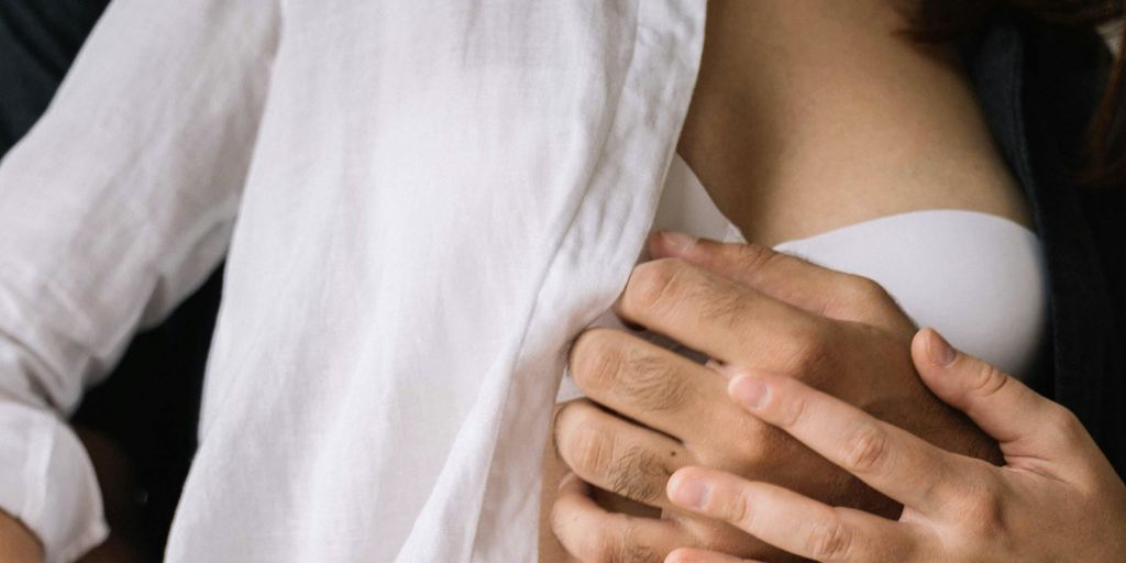 Understanding Threesome Dynamics