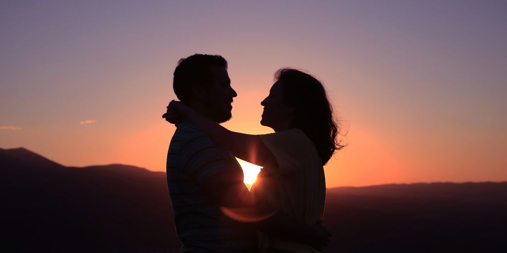 couple in sun set