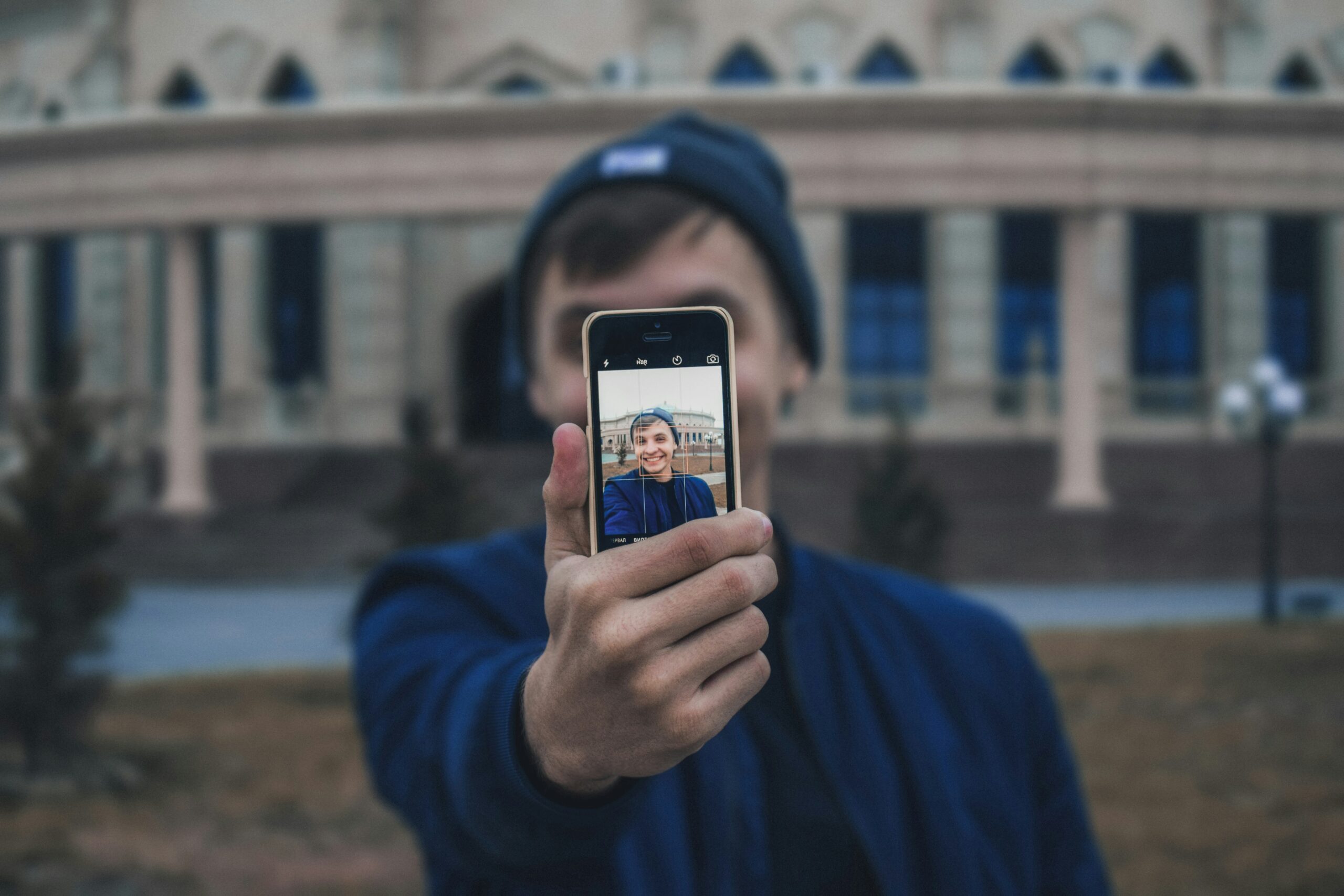 How to Take Good Selfies: Essential Tips for Guys to Shine