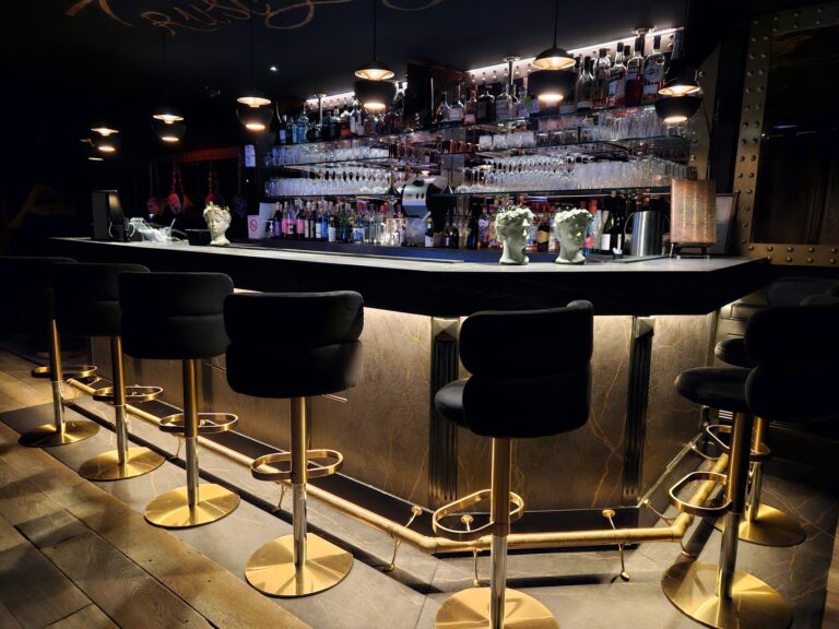 Image of Mask Paris Bar