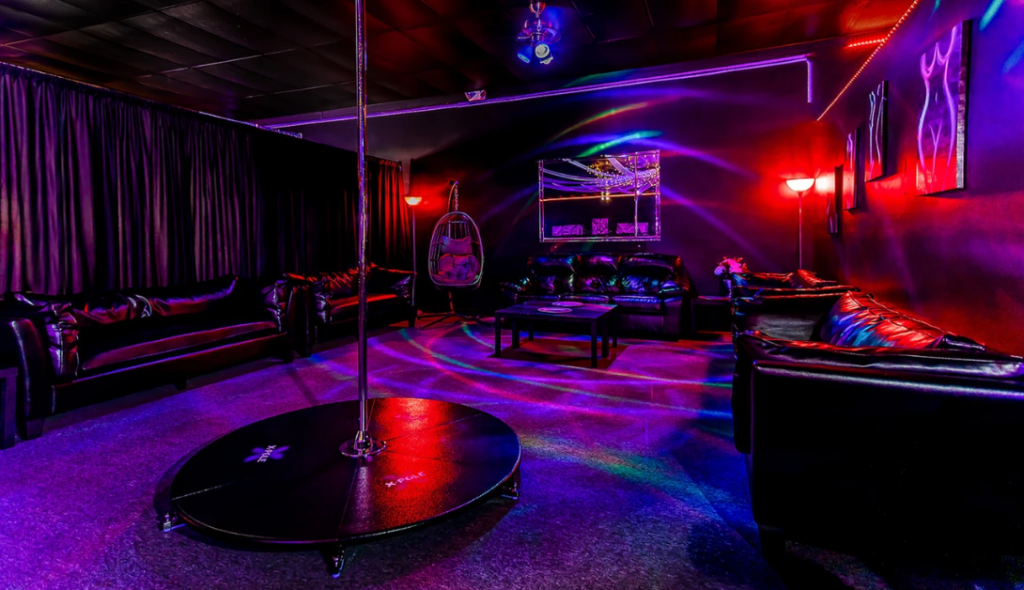 Image of the lounge at The Night Game Houston