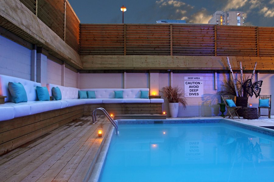 Oasis Aqualounge Pool