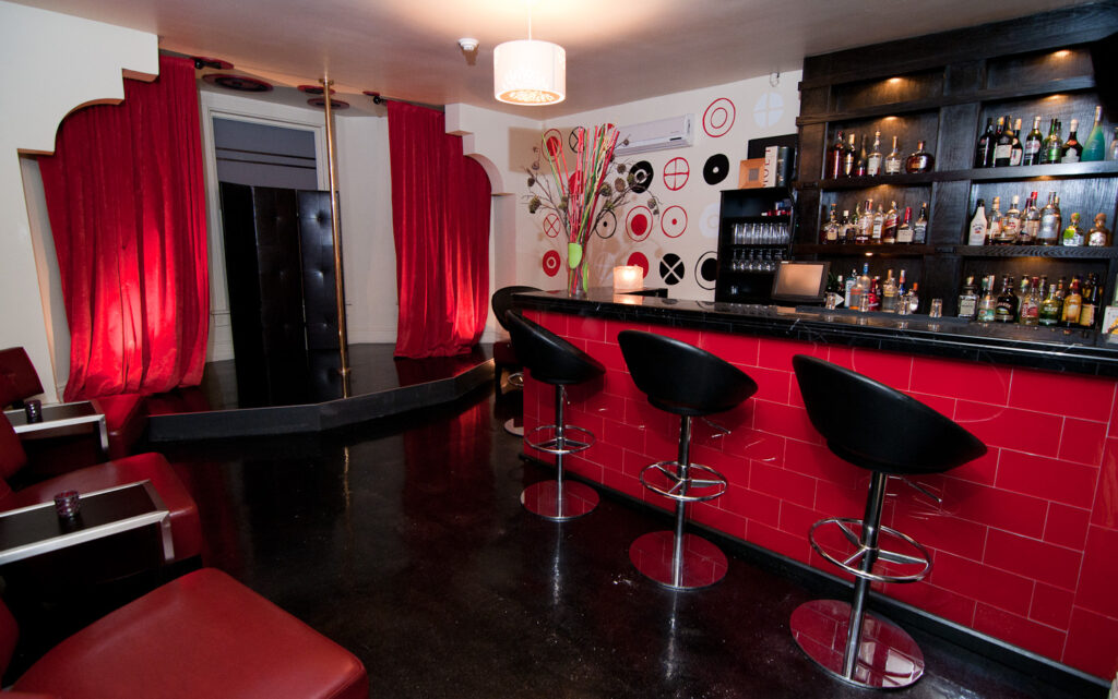 Oasis Aqualounge counter