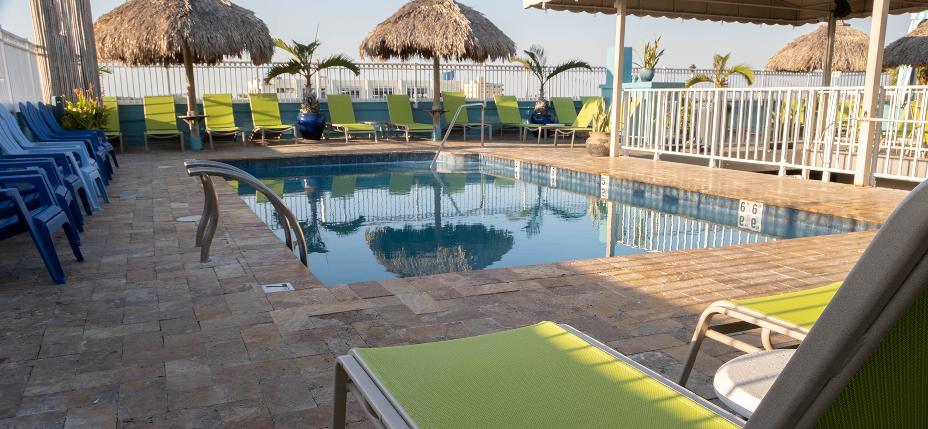 Rooftop Resort: The Ultimate Getaway for Swinger Couples in Florida