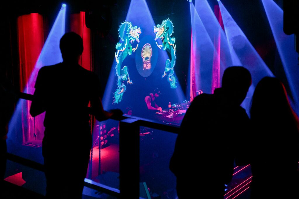 An image of two dragons in the club