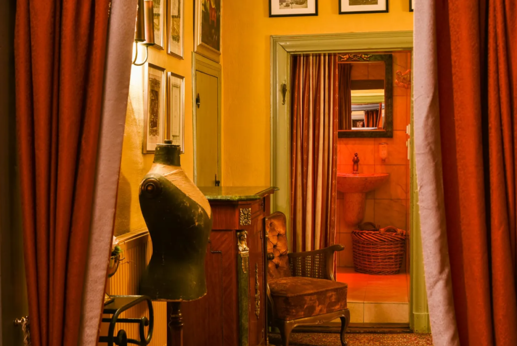 A room with bathroom