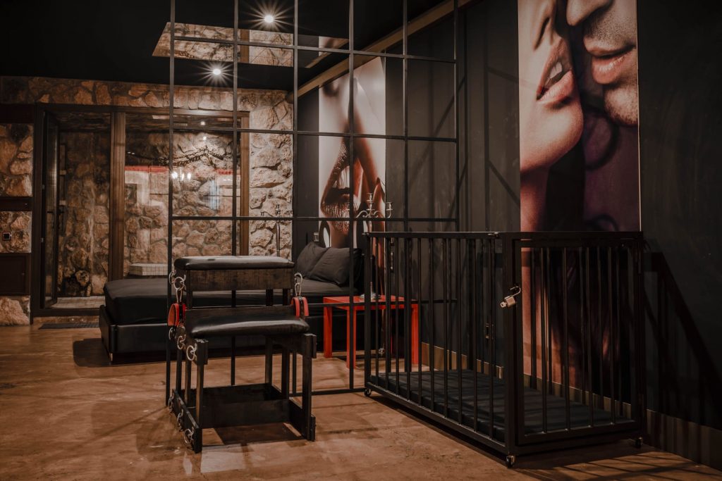 Exploring Rosas Negras BDSM: Private Playrooms for Your Kinky Desires