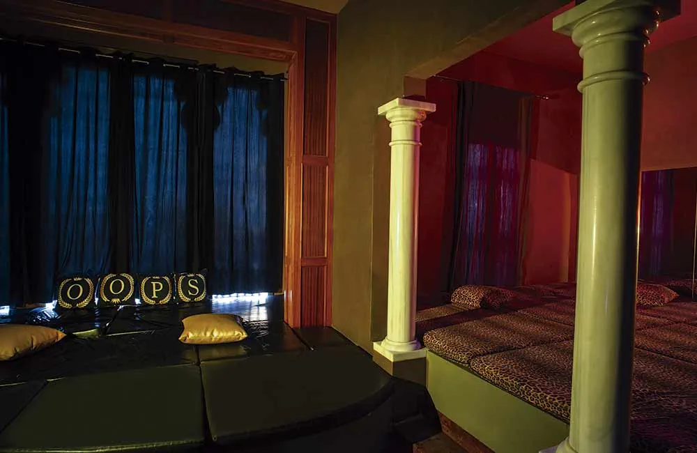 picture of the first floor at the club