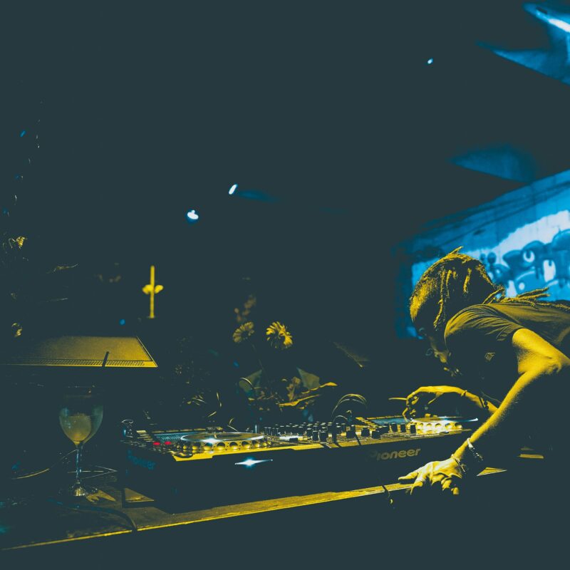 DJ in yellow and blue