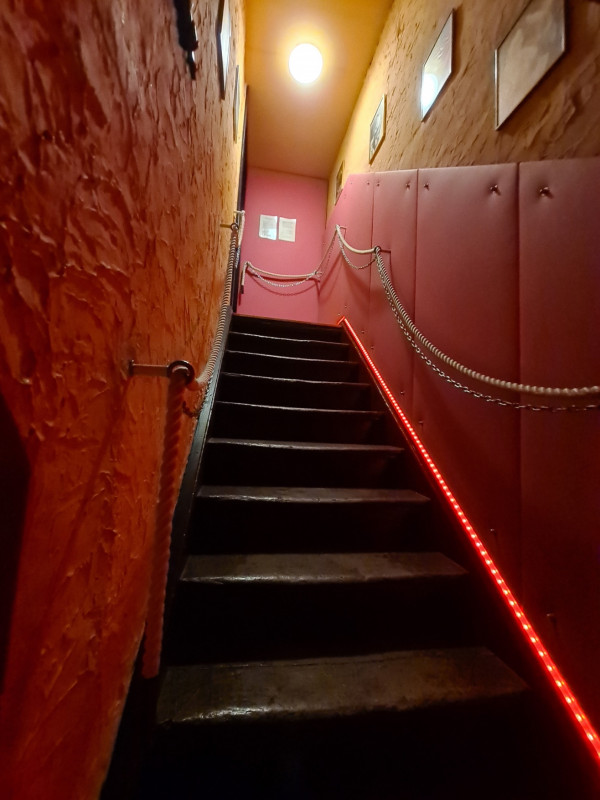 Club stair 
