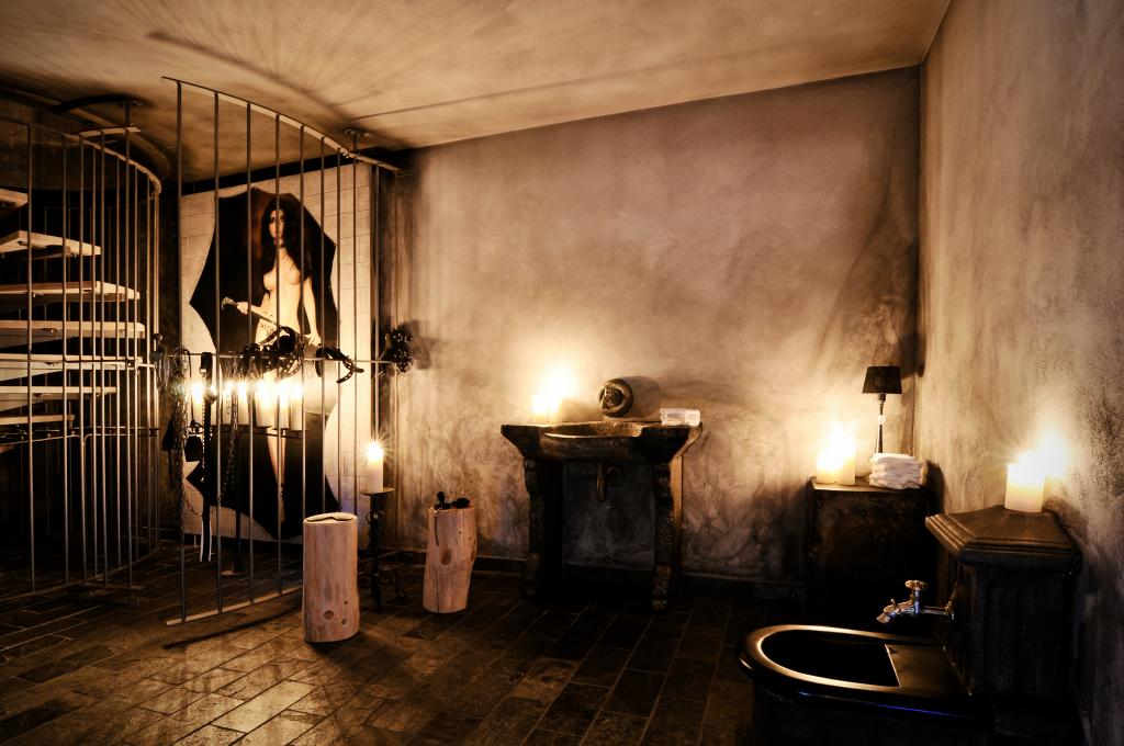 Experience Club Purple – Trier’s Premier Erotic Destination