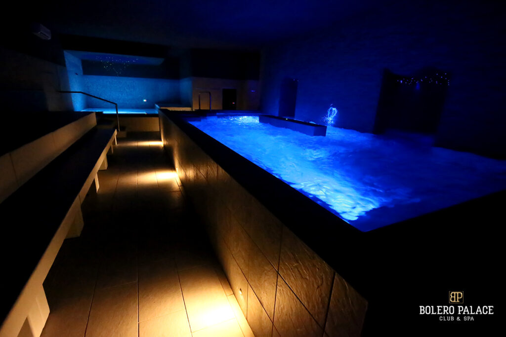 Swimming pool in the club