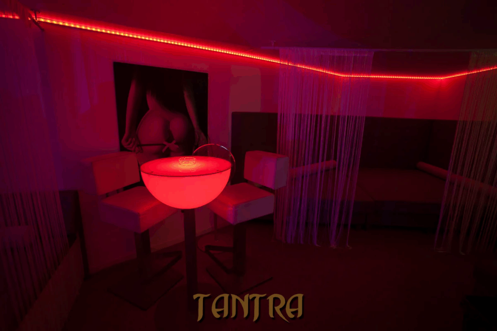 Big lights and frame in the wall