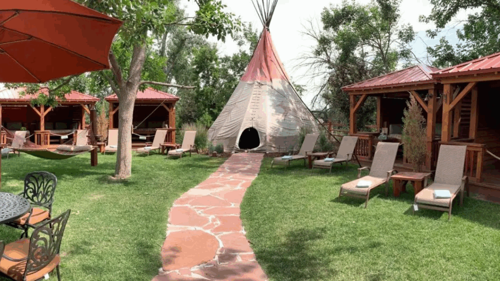 Tipi & Cabanas