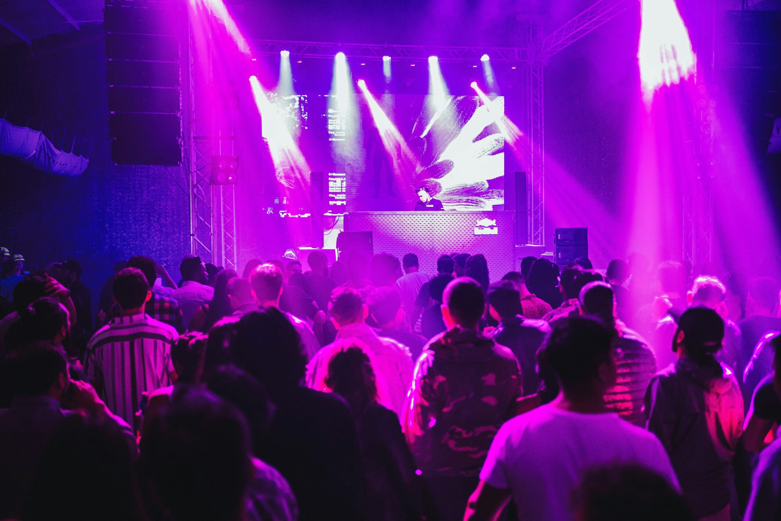 Inside Moon City Paris: ORIENTAL PARTY Night, Venue Tour & Couples Experience