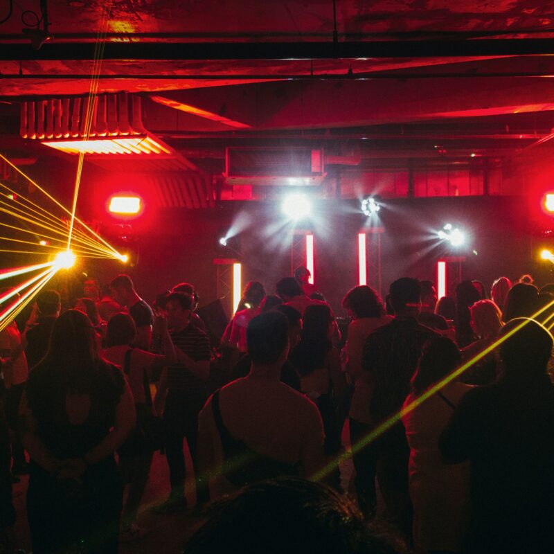 Red and yellow lights in the event