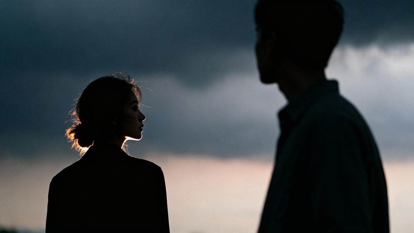 Early Warning Signs: When a Relationship Becomes Vulnerable