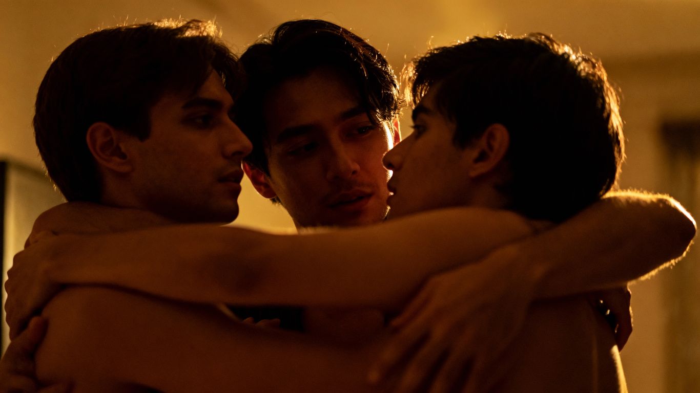 Preventing the Third Wheel Experience in FFM Threesomes