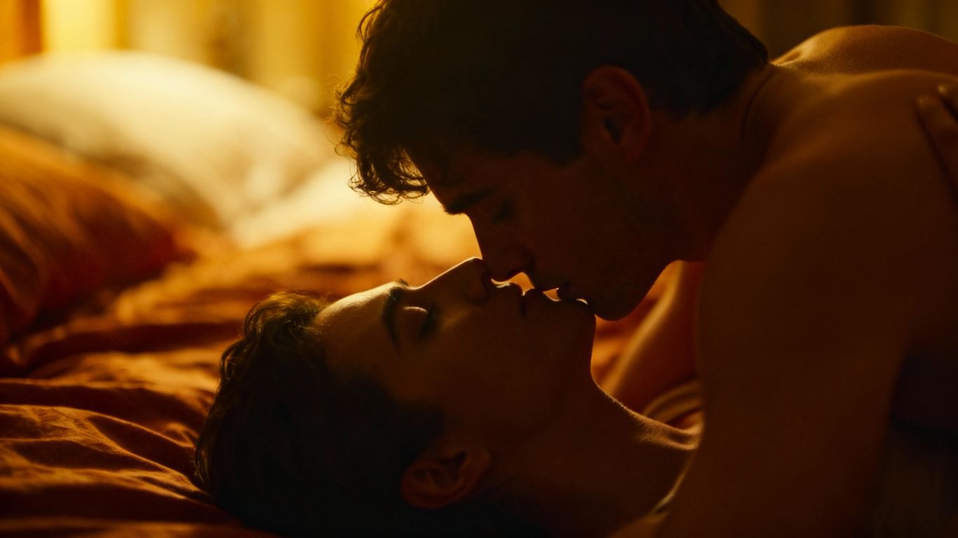Building Trust Online: Digital Foreplay For Swingers