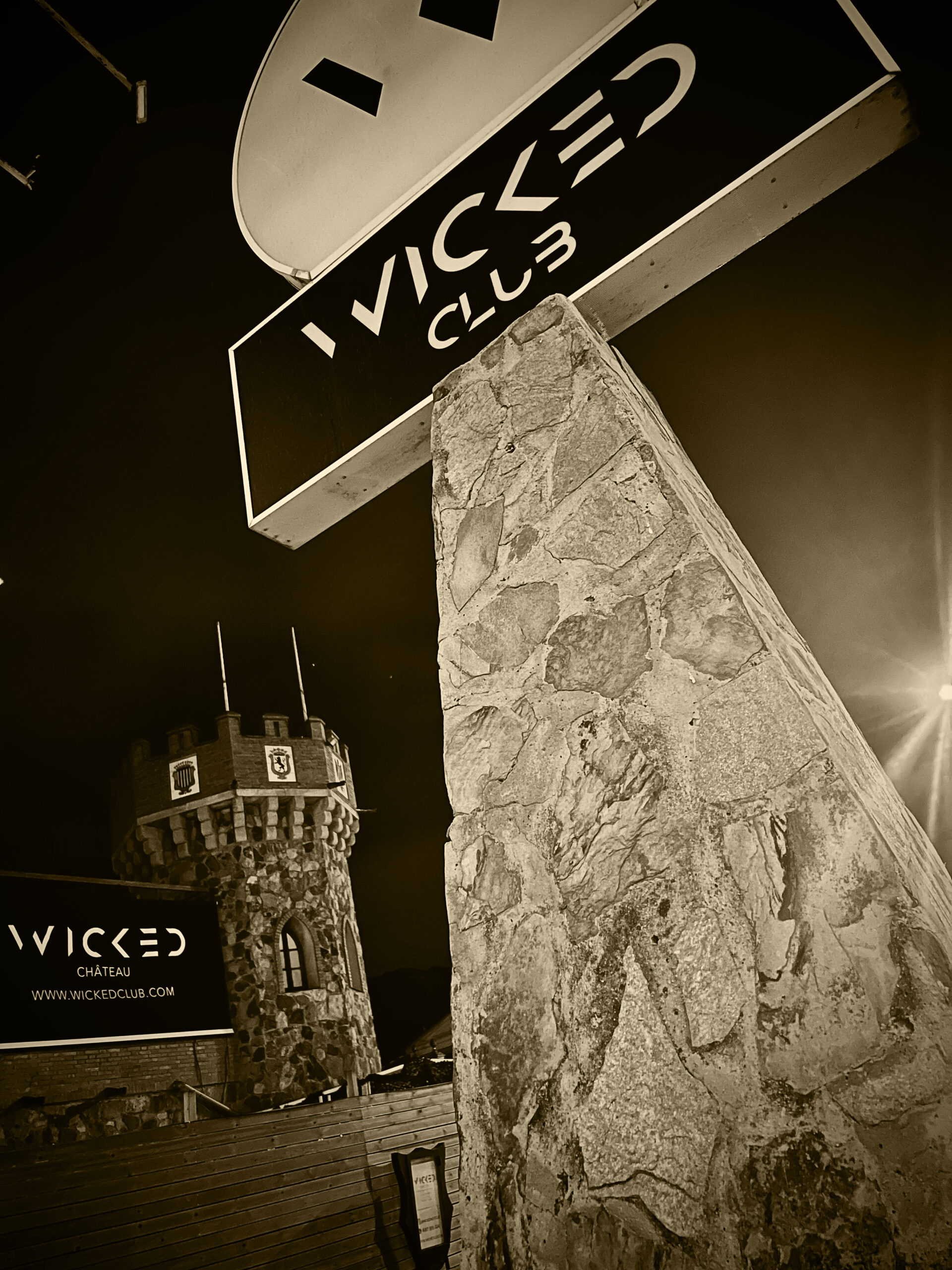 Threesome Friday | Couples & Singles at Wicked Club (Mar 6–7, 2026)