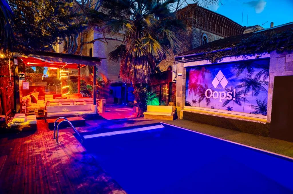 Lunes De Afterwork at Oops! Barcelona (Apr 6–7, 2026)