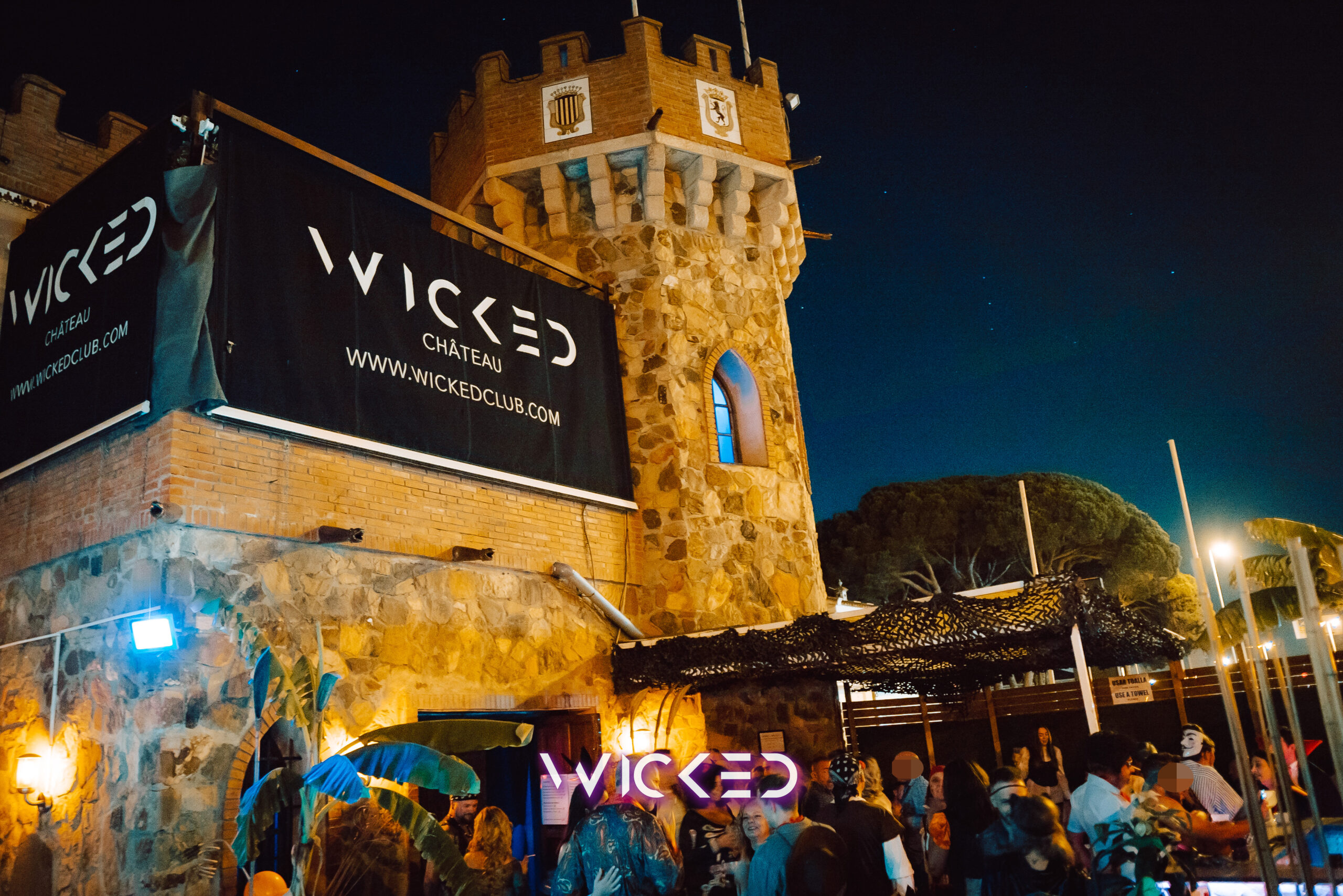 Threesome Friday | Couples & Singles at Wicked Club (May 1–2, 2026)